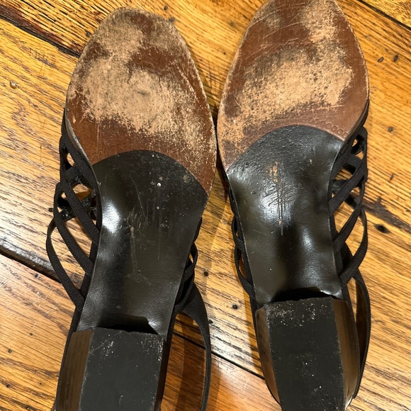 ARSHO FOR STUART WEITZMAN BLACK OPEN TOE SLINGBACK SANDALS WITH LOW CHUNKY HEEL. - Picture 3 of 5